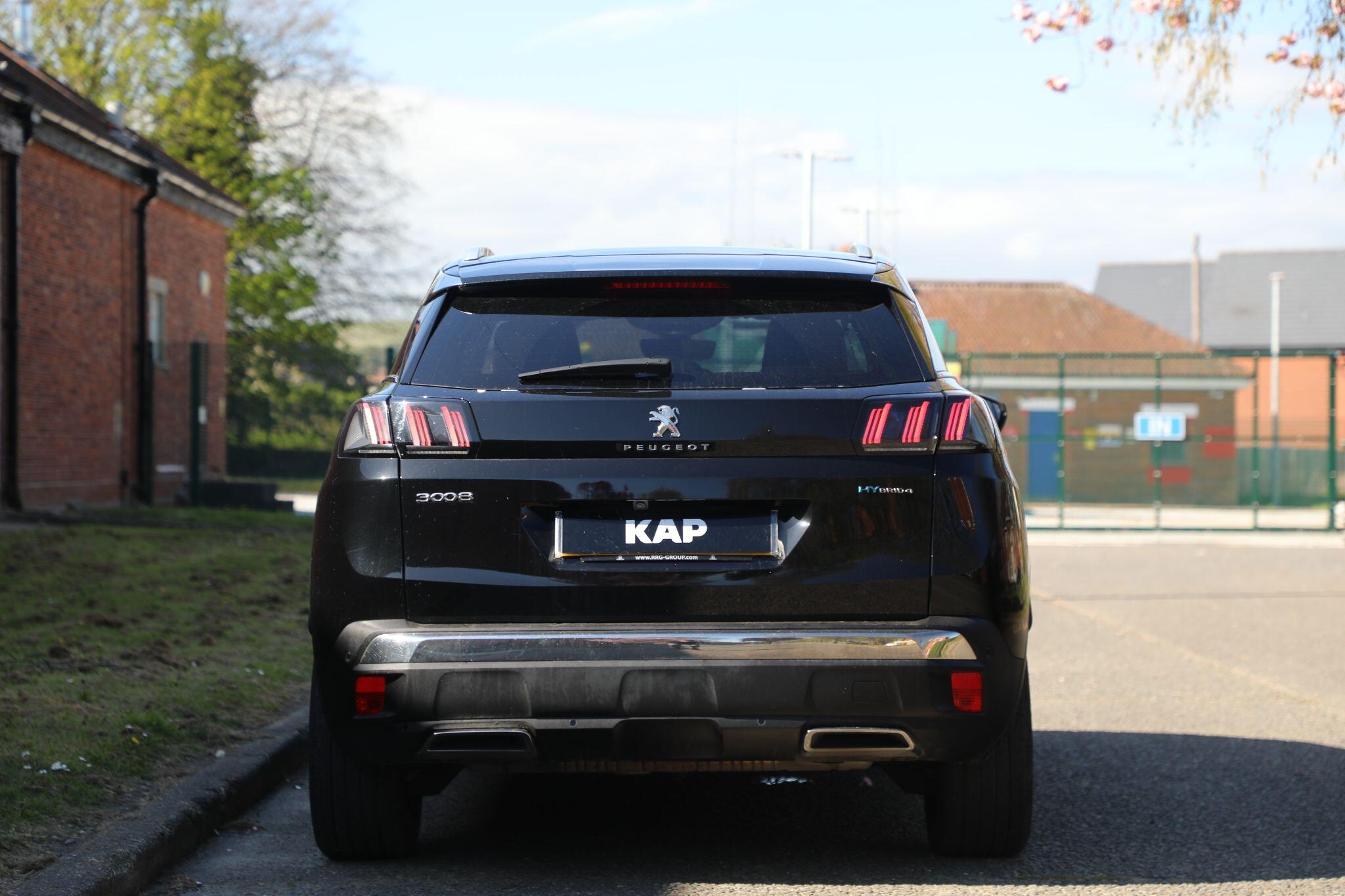 Large vehicle image